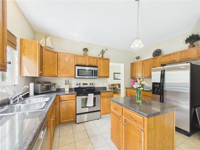 Building Photo - 23 Beechwood Hollow