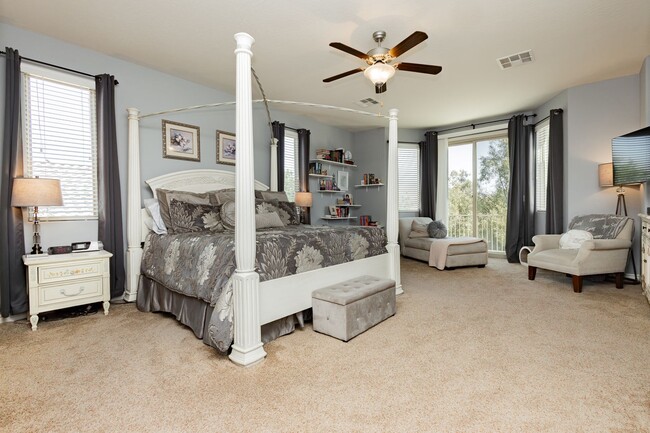 Building Photo - Stunning 4 bedroom 3.5 bath home with 3 ca...