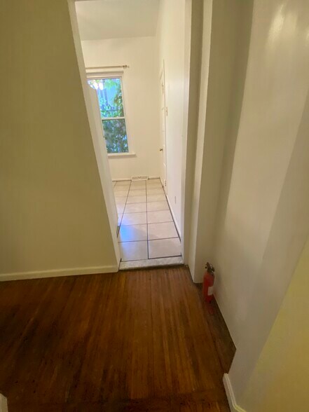 Building Photo - 514 Ivy St