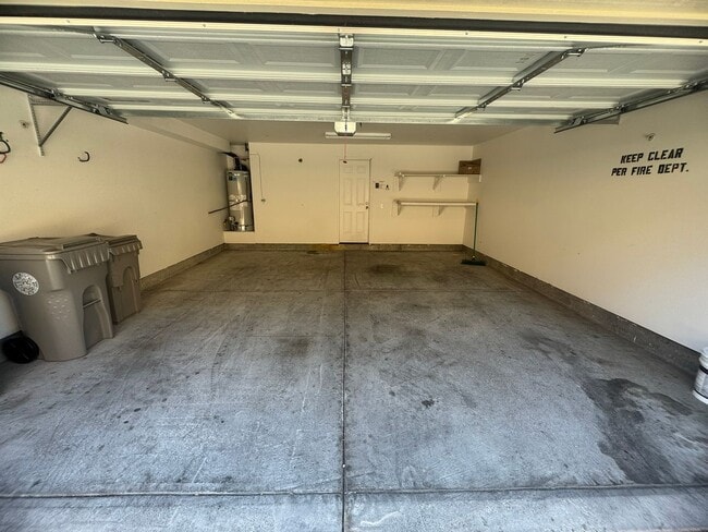 Building Photo - Spacious 2 Story Condo In Westlake Villas