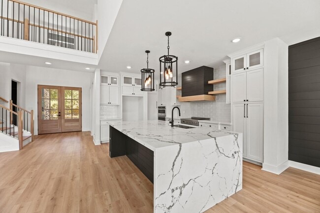 Building Photo - 17068 Lively Rd