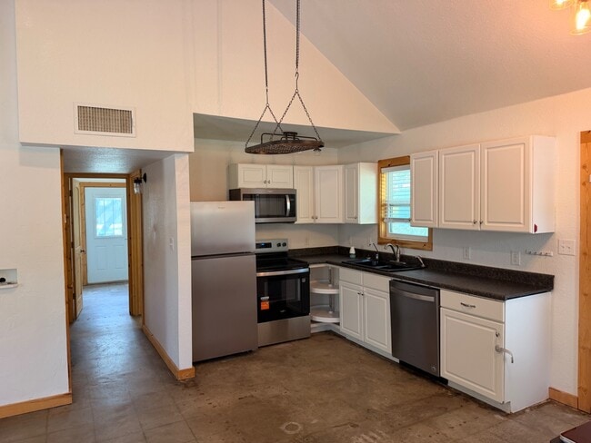 Building Photo - 206 Timber Ln Loop
