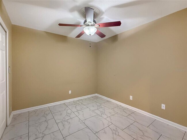 Building Photo - 117 Lake Roy Dr