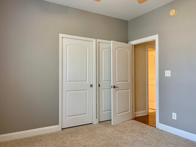 Building Photo - Great Home in Gated Community with Bonus Room!