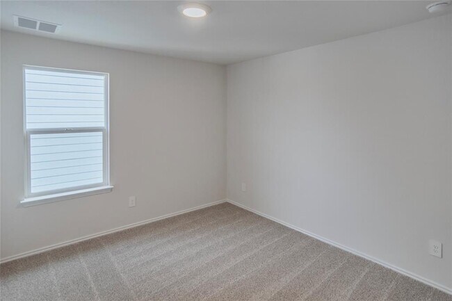 Building Photo - 361 Sandringham Lp