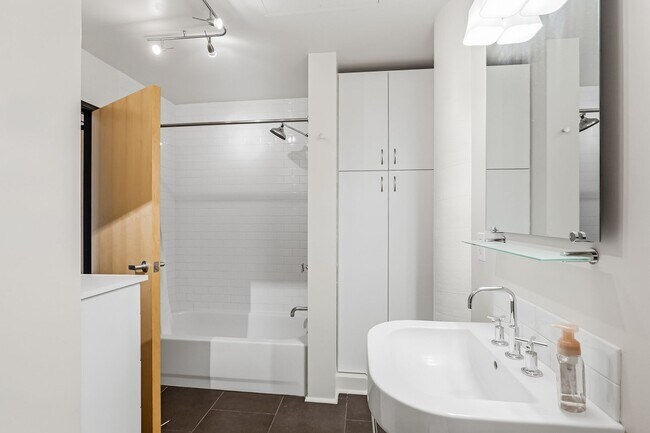 Building Photo - Available NOW!! Avenue Lofts Studio