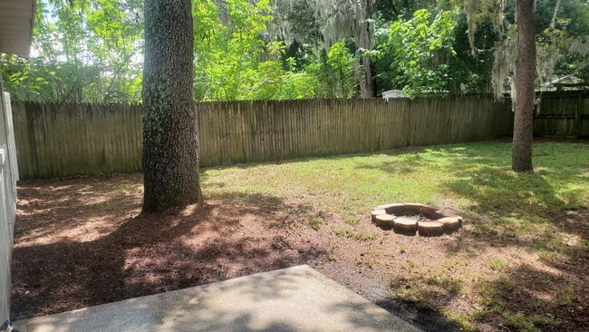 Building Photo - 9220 Larette Dr