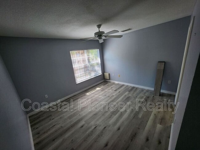 Building Photo - 9232 Lake Chase Island Way