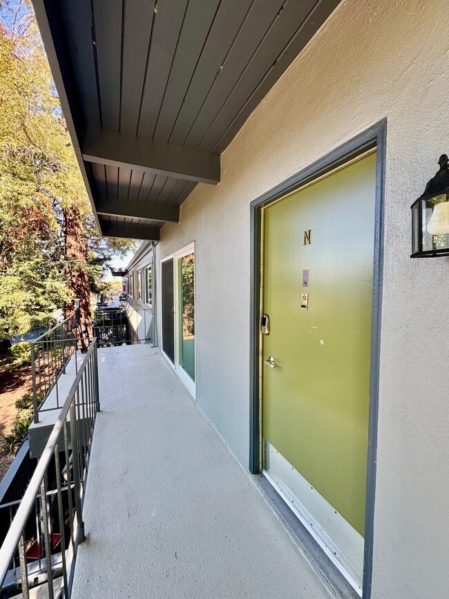 Building Photo - 430 Alameda del Prado