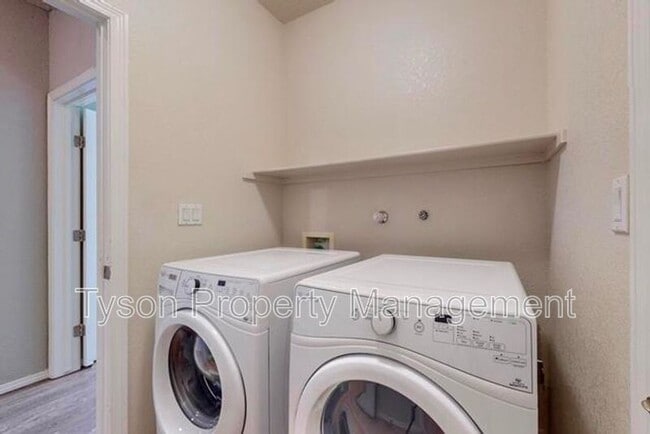 Building Photo - 10432 Savoy Dr NW