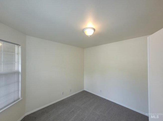 Building Photo - Charming 4-Bedroom Home in Eagle - Lawn Care Included!