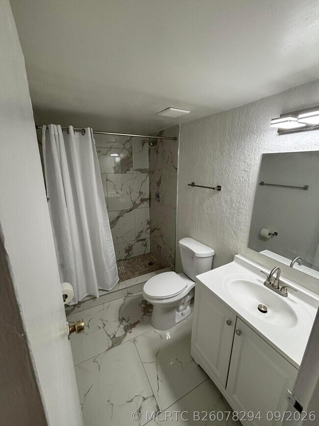 Building Photo - 5100 SW 41st St