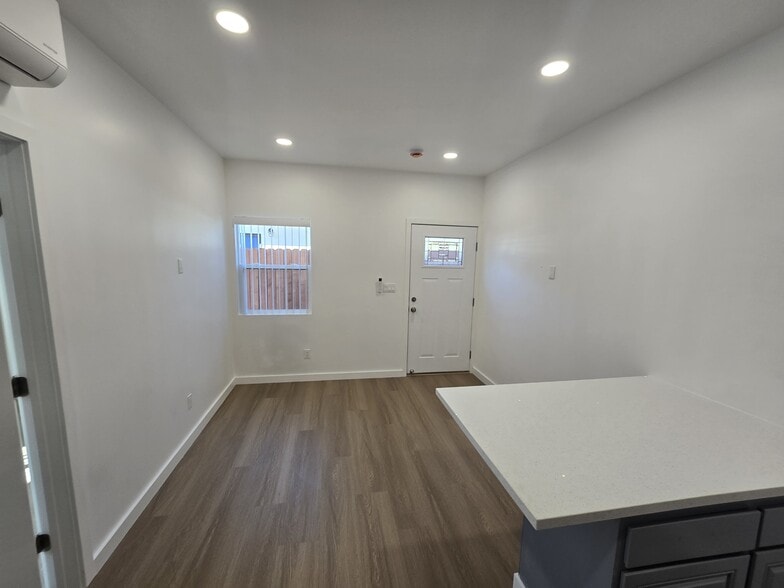 Building Photo - 7722 Zelzah Ave