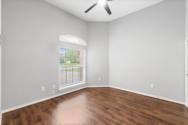 Building Photo - 3007 Rustic Gardens Dr