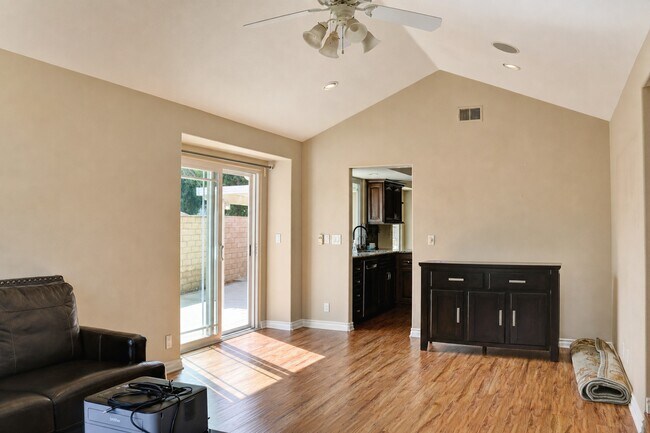 Building Photo - 6132 E Baja Dr