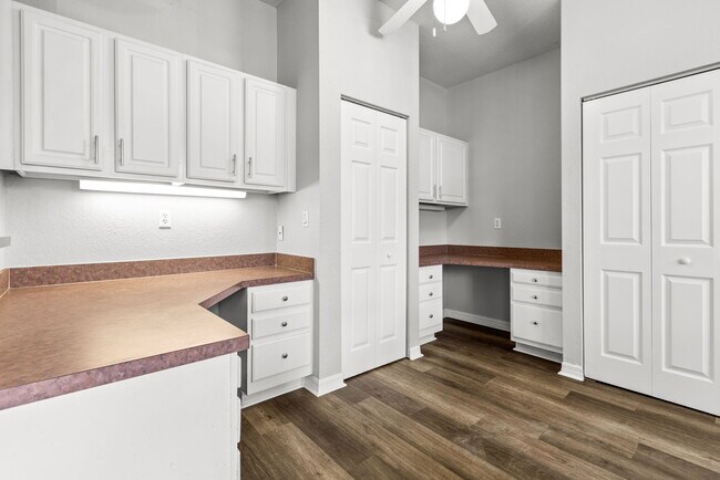 Extra cabinets/pantry and sitting areas in large kitchen - 5009 Sunridge Palms Dr