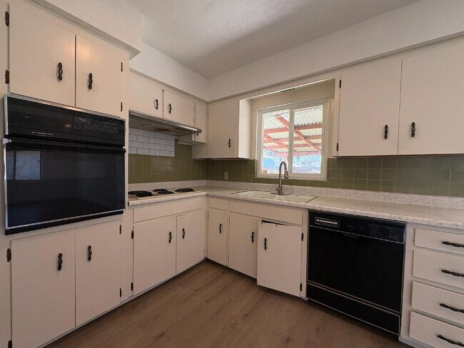 Building Photo - Charming Gilroy Home For Rent