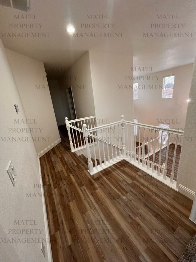 Building Photo - No Deposit