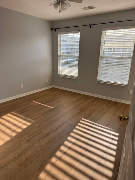 Building Photo - 3355 Harpeth Springs Dr