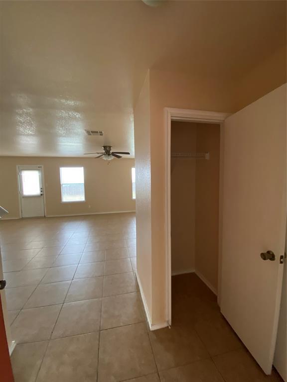 Building Photo - 12840 St Mary Dr