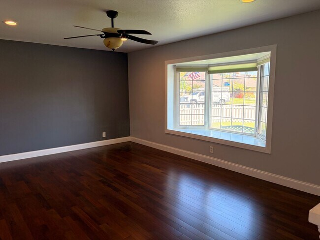 Building Photo - Charming 3 Bed 2 Bath Pool Home in City of Orange