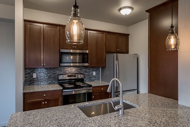 Building Photo - Must see modern apartment near pickleball courts and community amenities!