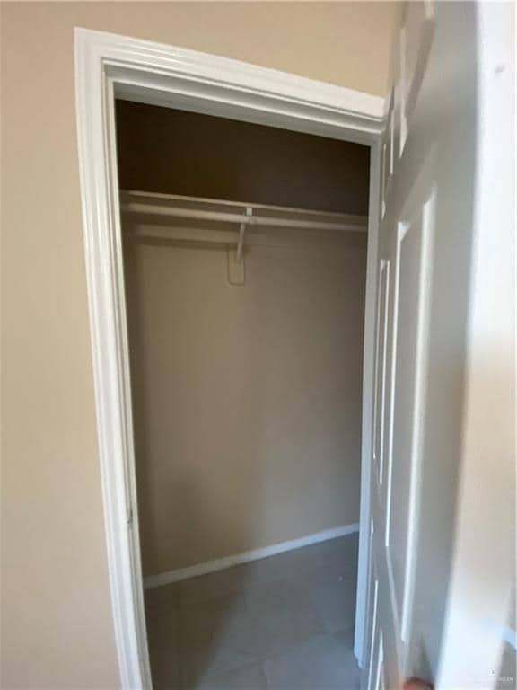 Building Photo - 10 Pine St