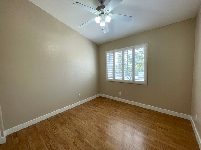 Building Photo - To schedule a viewing, call Wally Fellman ...