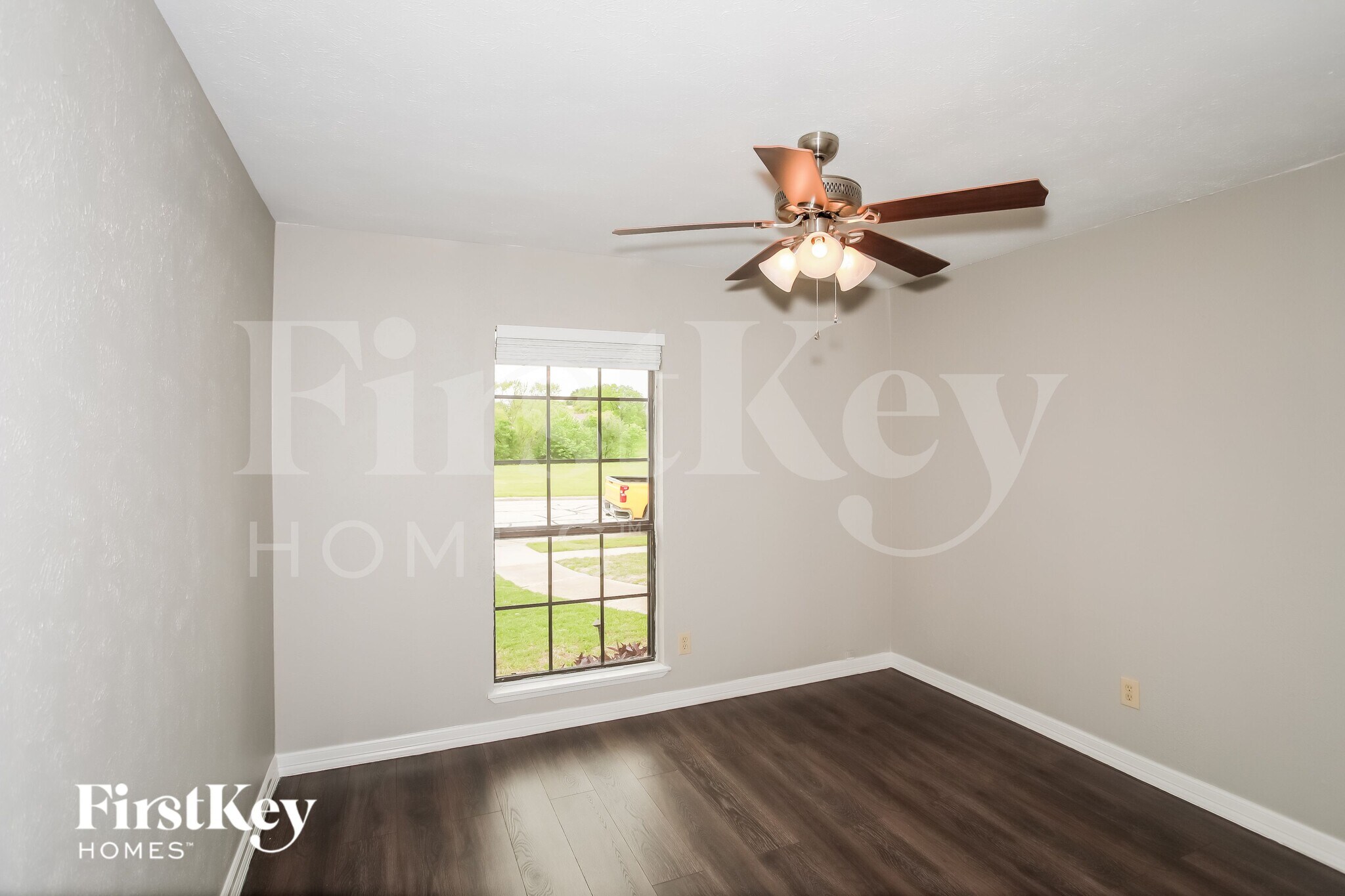 Building Photo - 1835 Tree Line Dr