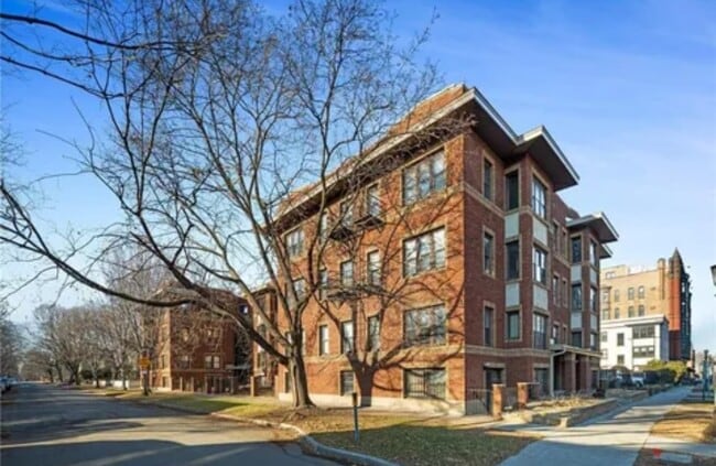 Building Photo - 391 Laurel Ave