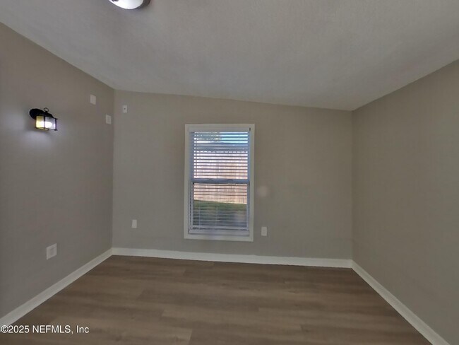 Building Photo - 1656 Dartmouth Dr