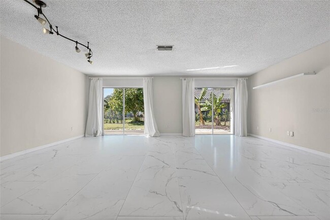 Building Photo - 10659 Windsor Ct