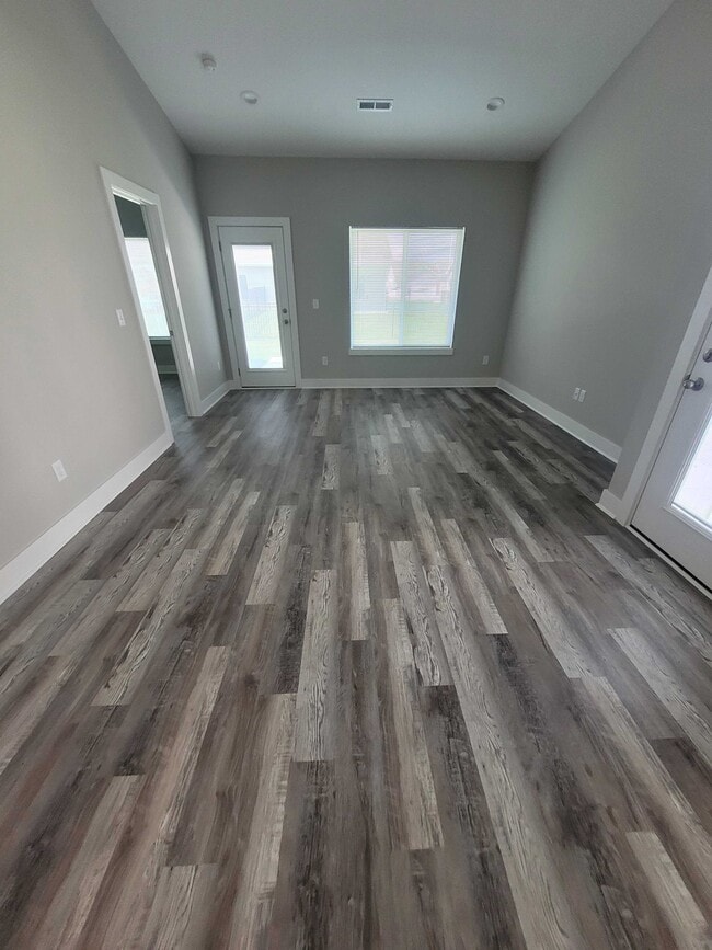 Building Photo - 3913 S Bluelake Ct