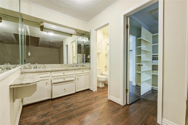 Building Photo - 10850 Kirktown Dr