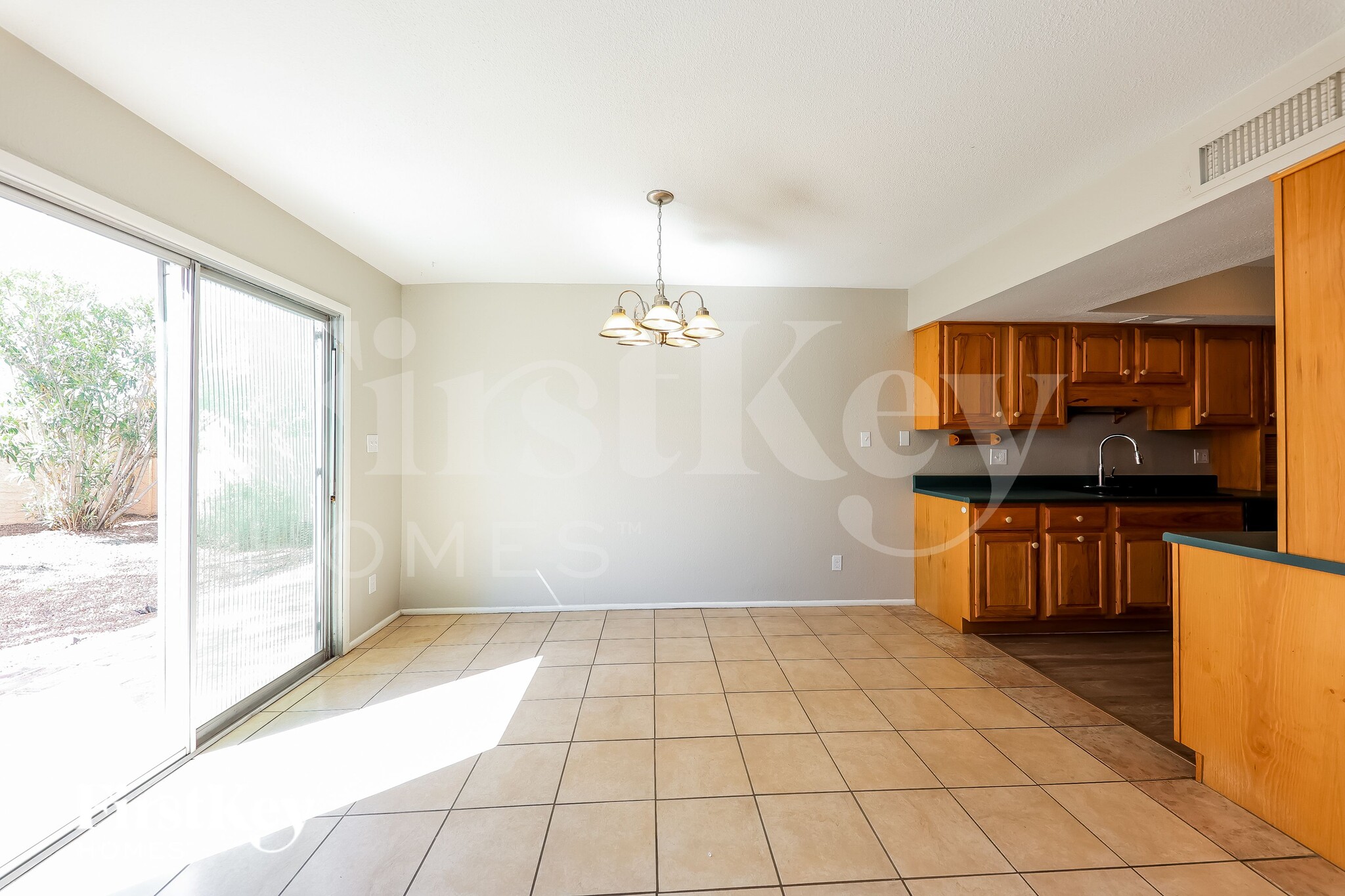 Building Photo - 8647 E Fillmore St