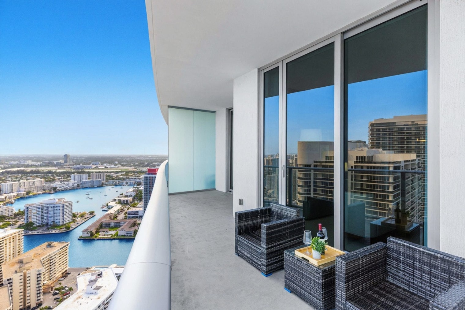 Building Photo - 4111 S Ocean Dr