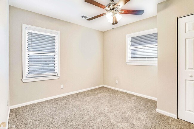 Building Photo - 2188 Glendale Dr