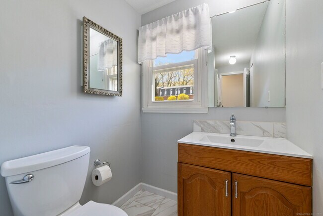 Building Photo - 339 Dunfey Ln