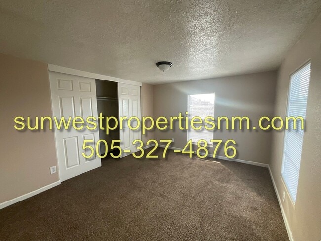 Building Photo - 2 Bed, 1 Bath Home in Bloomfield