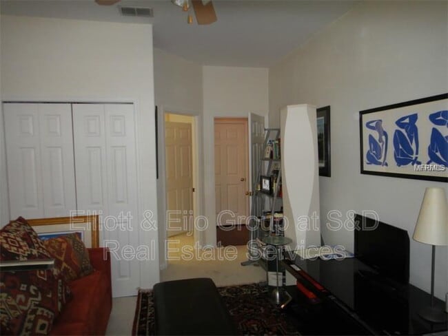 Building Photo - 372 Enclave Dr
