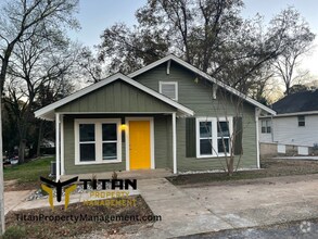 Building Photo - 2Bed/1Bath House
