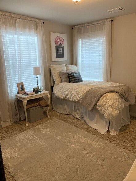 Building Photo - Northern Village @ Ross Park