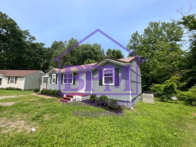 Building Photo - Freshly Updated 3 Bed, 1.5 Bath Home in Cl...