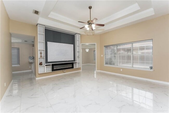 Building Photo - 25 Oriole Ave