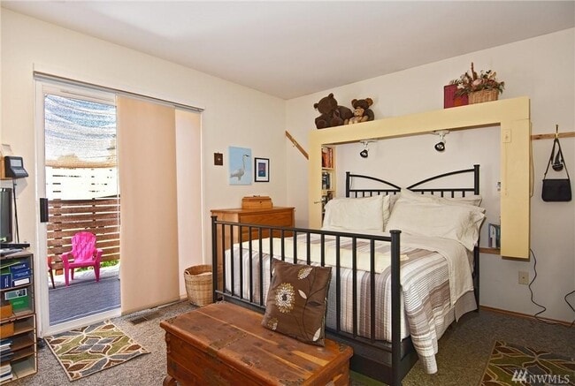 Building Photo - Charming Craftsman-Style Home in the Heart...