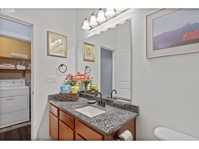 Building Photo - Spacious 3 Bedroom Townhome with Stainless Steel Appliances, Attached Garage & Open Layout