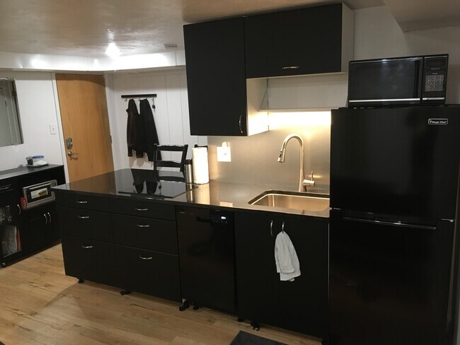 Building Photo - 1209 E Harney St