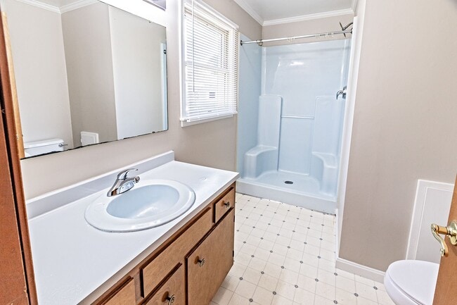 Building Photo - 3 bedroom, 2 bath home in North Wilmington