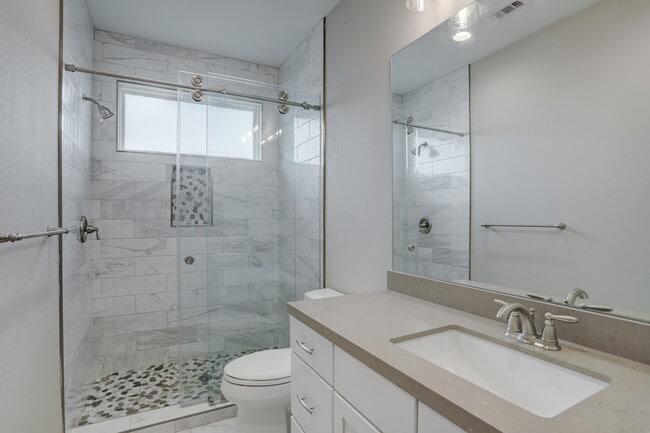 Building Photo - 502 Amalfi Dr