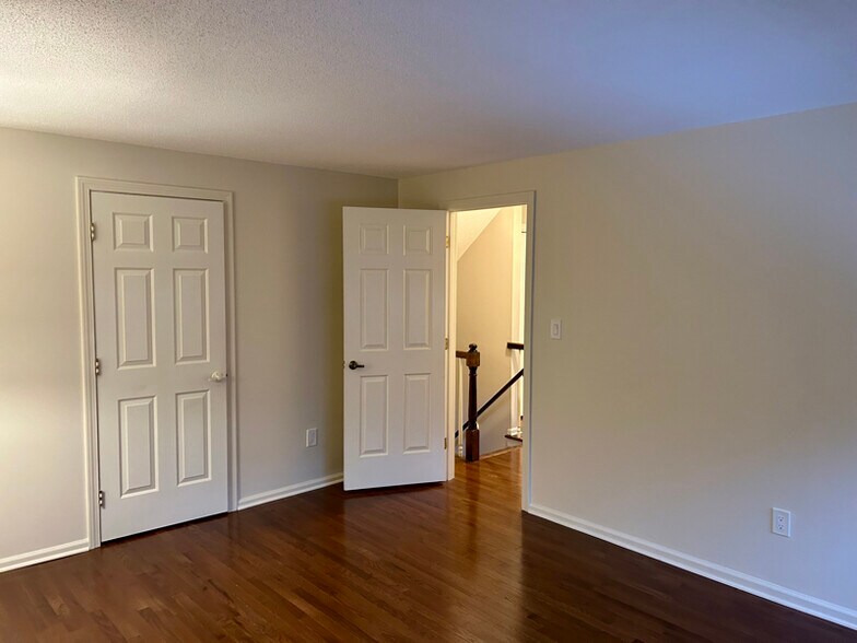 Building Photo - 21 Waterview Dr